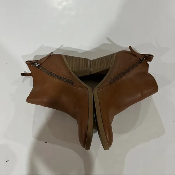 DV Dolce Vita Brown Asymmetrical Zipper Heeled‎ Booties Size 10 - Image 4