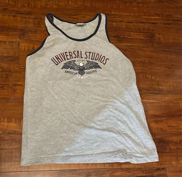 Universal studios tank top is a size medium. - Image 5