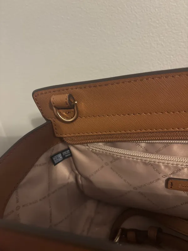 Michael Kors Crossbody - Image 9