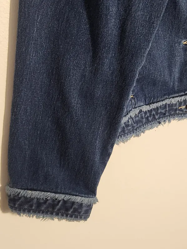 Susan Bristol Womens Cropped Jean Jacket with Raw Edge Trim Size Large - Image 4