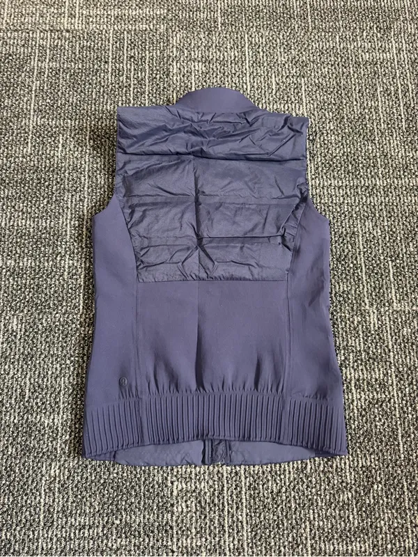 Lululemon Down For It All Vest Navy Blue Size 2 Puffer Running Vest - Image 4