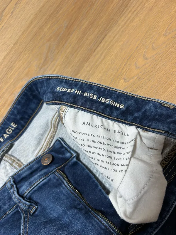 Size 8 high rise jegging - American Eagle - Image 7