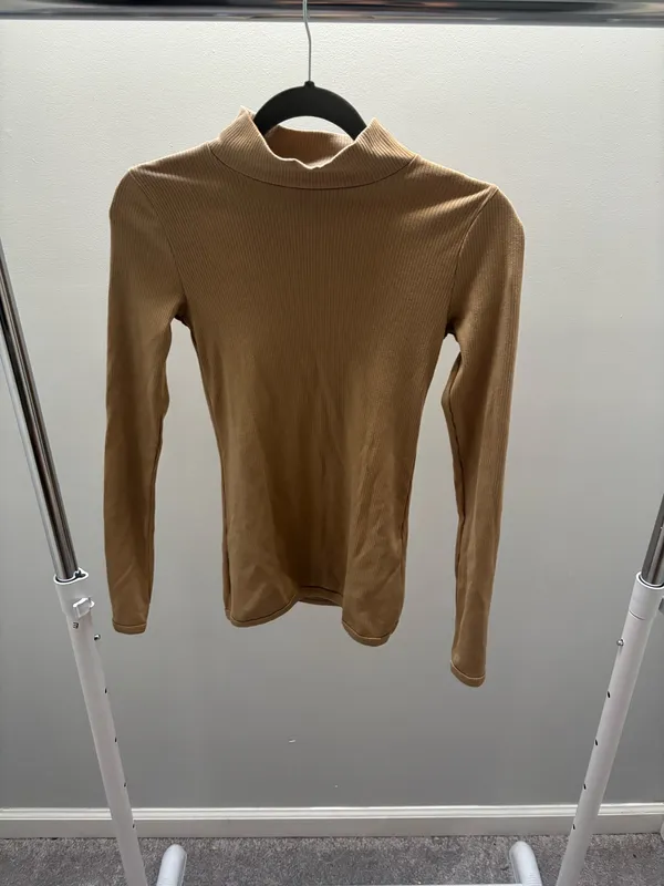 Abercrombie & Fitch Tan Ribbed Turtleneck Top - Image 2