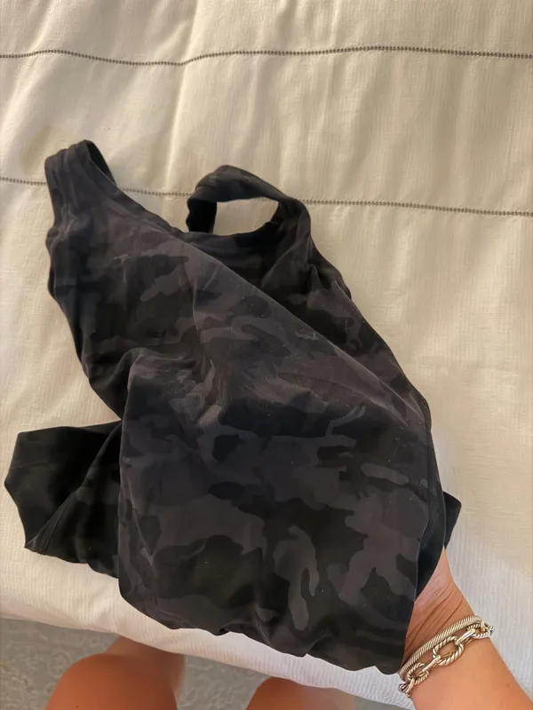 Size 4 Lululemon Tank Top dark Camo - Image 3