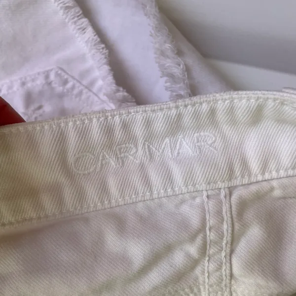 LF Carmar low rise distressed white cut-off jean shorts size 26 NWOT - Image 6