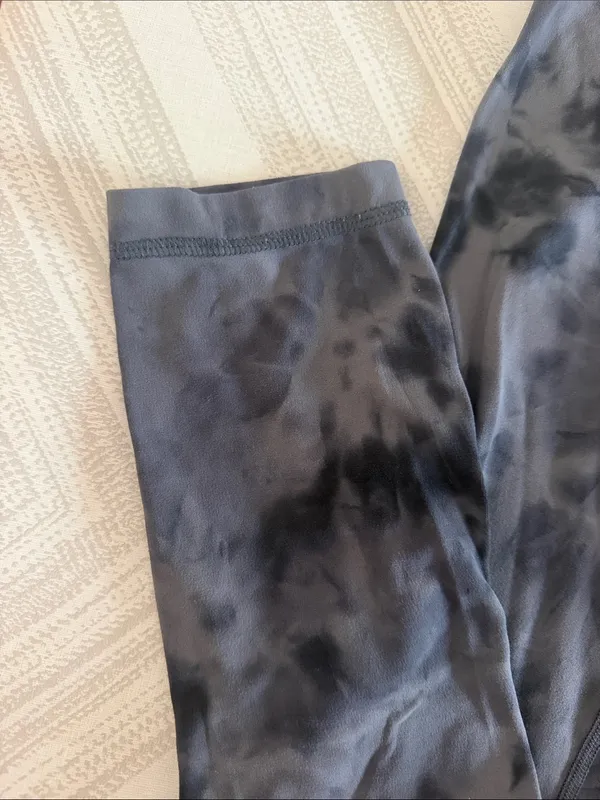 Lululemon Women’s Size 0 Gray Black Tie Dye Splatter High Rise Leggings - Image 4