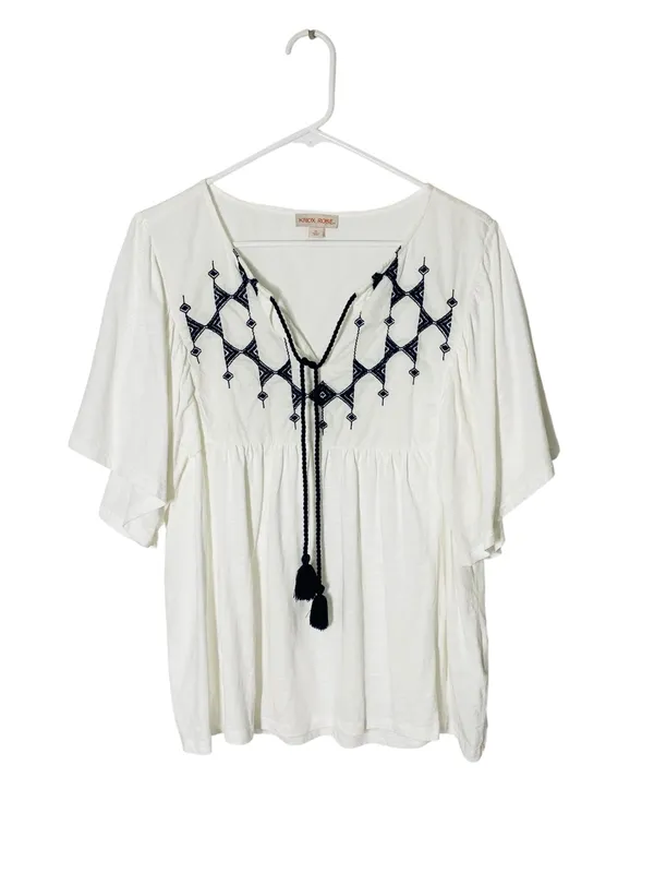 KNOX ROSE Embroidered Flutter Sleeve Top - Image 2