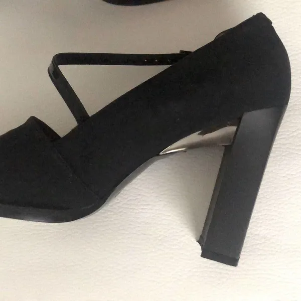🔥 Square Toe Pump w/Strap Black Size 7 - Image 3