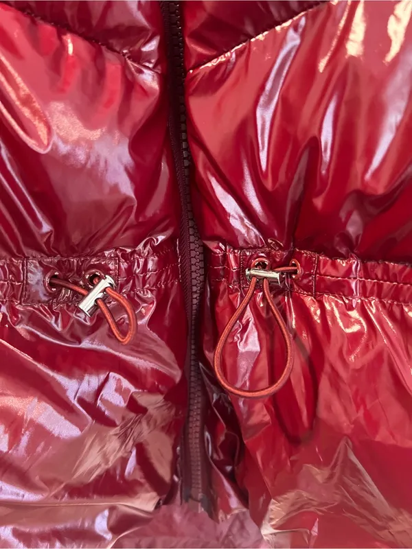 Alo Yoga Stunner Glossy Oversized Hooded Puffer Jacket Cranberry Size Large. - Image 5
