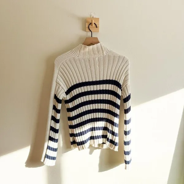 Abercrombie & Fitch Navy & White Stripe Sweater Size XXS - Image 6