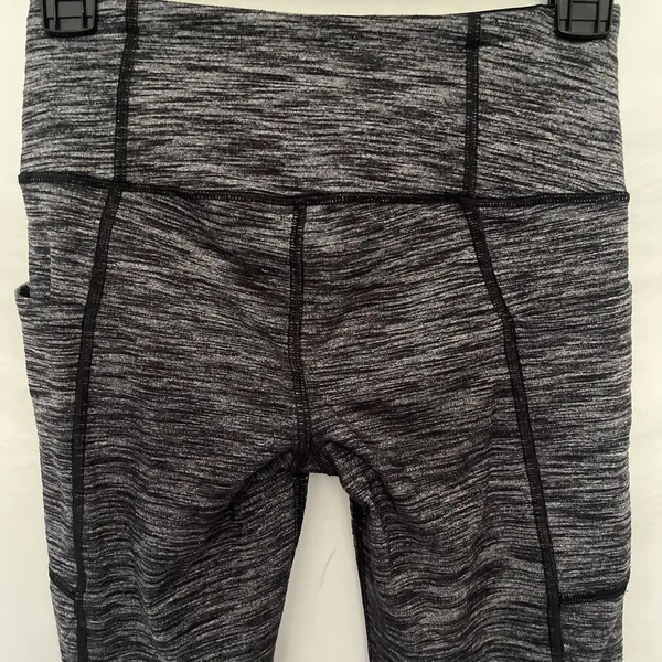 Victoria's Secret VICTORIA SPORT Knockout Capri Womens Leggings Size XS Heather Gray Seaming - Image 5