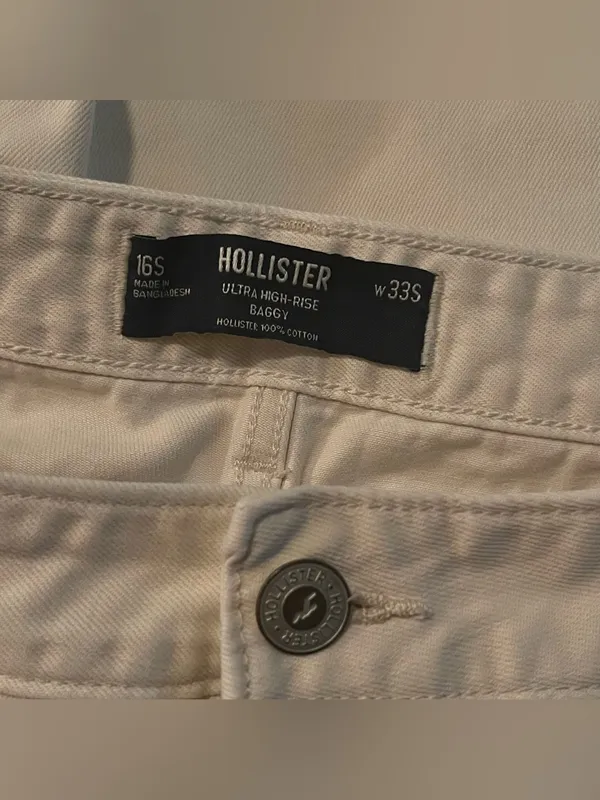 Hollister Women’s Cream Ultra High-rise Baggy Denim Jeans - Short Length - Image 8