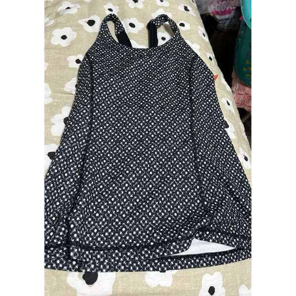 Lululemon tank top - Image 2