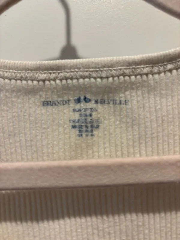 Brandy Melville Zelly Top Ribbed - Image 3