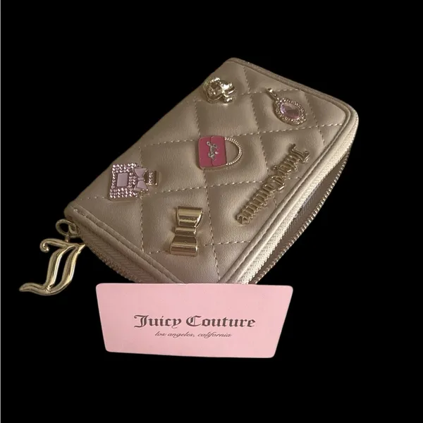NWOT Juicy Couture Quilted Wallet with Gold Accents pecan beige zippy 6x4 - Image 4