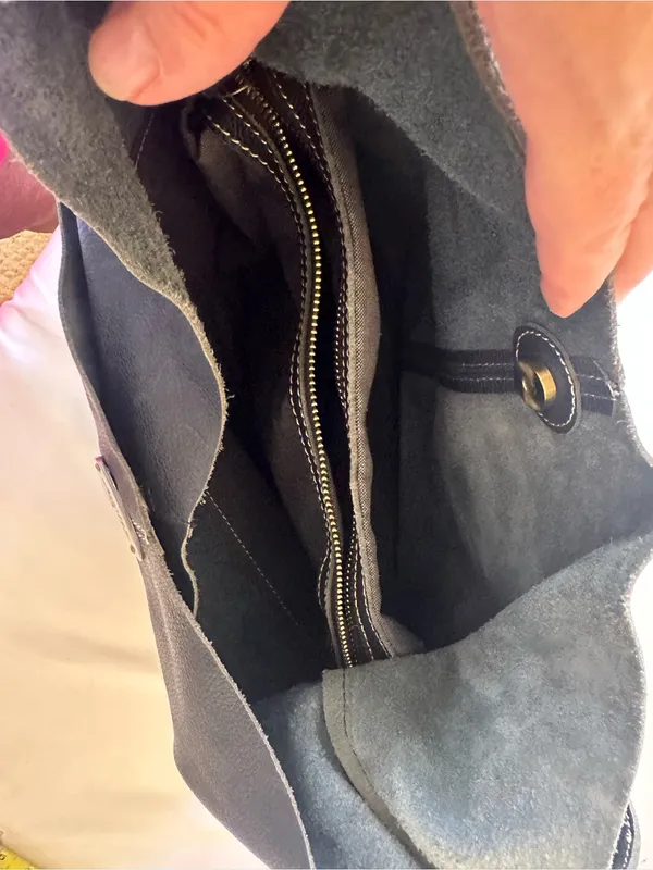 Mulberry Black Leather Hobo Bag with Brass Button - Image 6