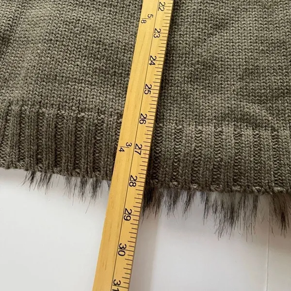 One world size XL faux fur open front vest - Image 4