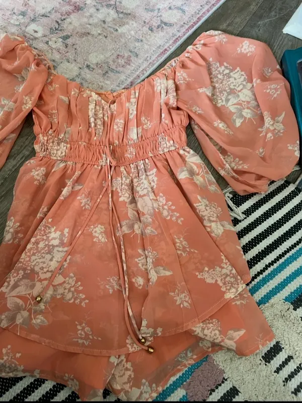 Selfie Leslie floral romper‎ size M - Image 5