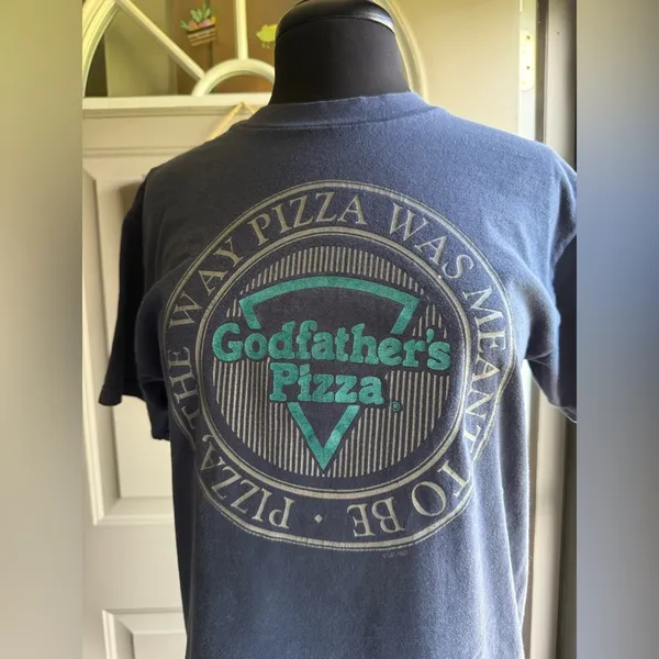 Vintage 1997 Godfather’s The Way Pizza Was Meant To Be logo T-shirt, size medium - Image 3