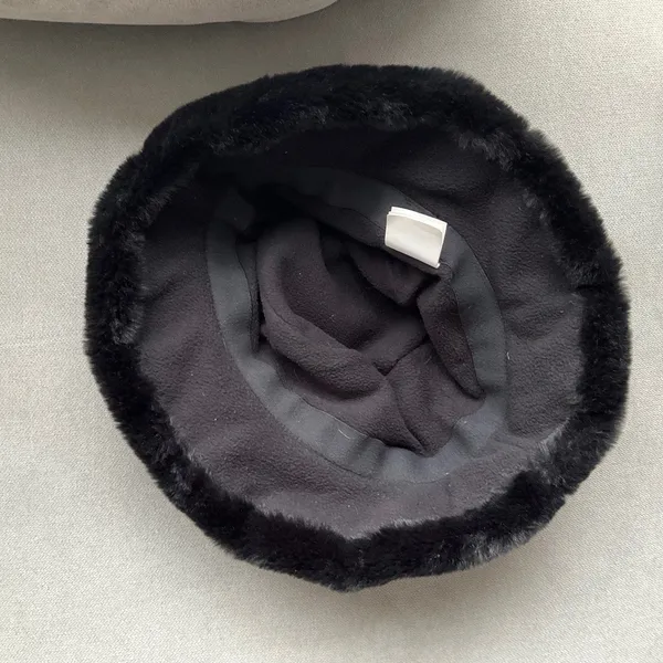 Alo Yoga Faux Fur Bucket Hat Black M/L - Image 4