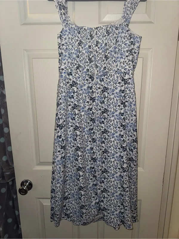 Francesca's Collections White and Blue Floral Midi Dress - Image 4