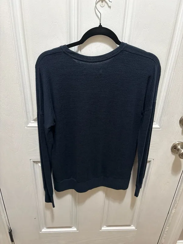 Abercrombie & Fitch Soft A&F Cozy Graphic Long Sleeve Top, Size M - Image 7