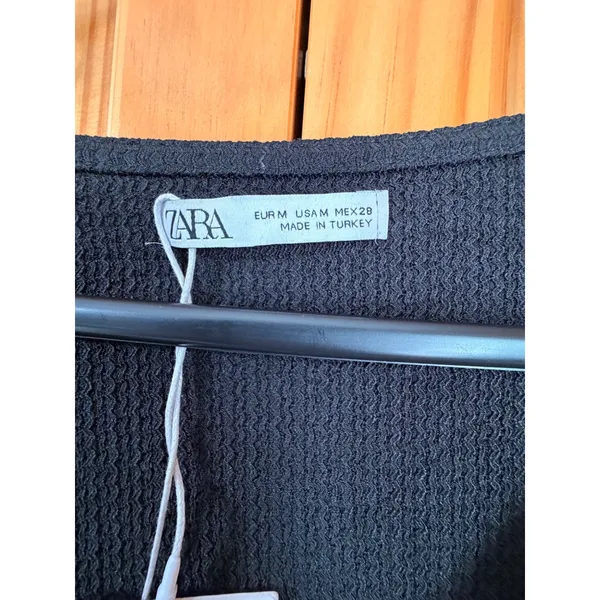 ZARA Textured V Neck Tie Front Crop Top Medium‎ M Black Short Sleeve Crinkle NWT - Image 4