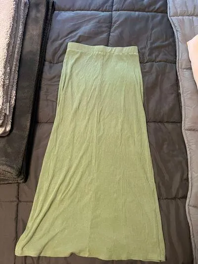 Green Skirt - Image 4
