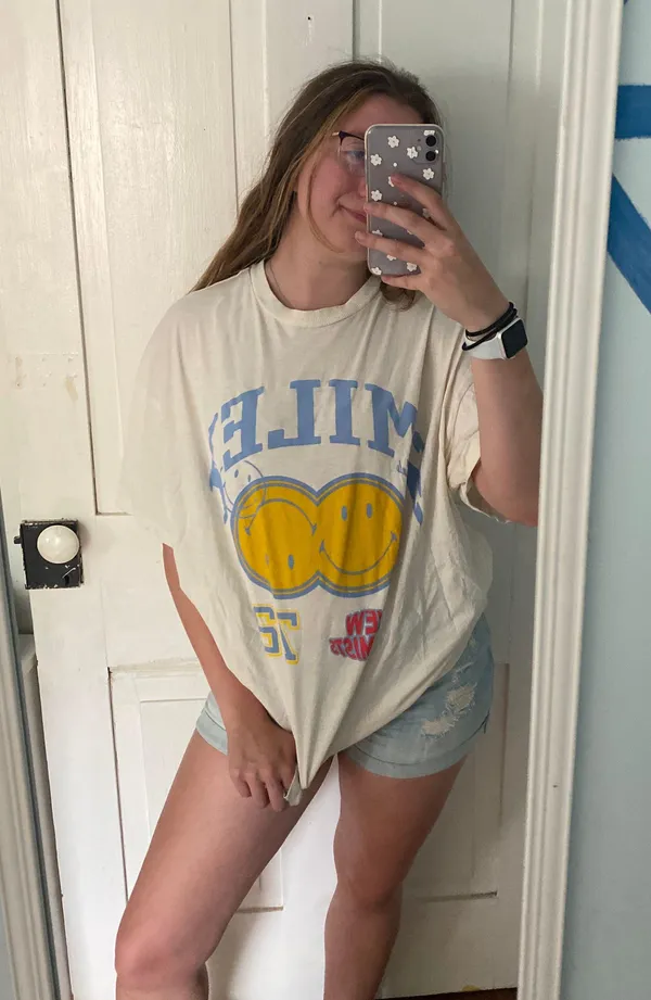 H&M smiley and  oversized Tshirt - Image 3
