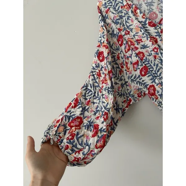 Billabong Safe Bet Surplice Top Floral V-Neck Boho Blouse Size Medium - Image 6