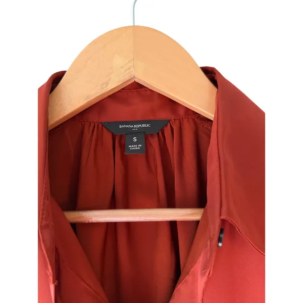 Banana Republic Rust Red Sleeveless Blouse Small Oversized Collar Button Front - Image 6