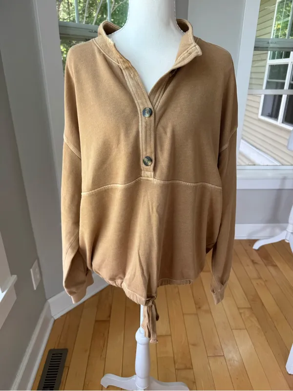Old Navy Tan Beige Henley Drawstring Hem Sweatshirt Size Large - Image 6