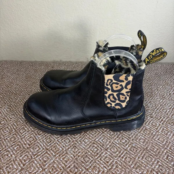 Dr. Martens Air Wair Boots Sz 6l Black Leather W/ Faux Leopard Fur Lining Grunge - Image 3