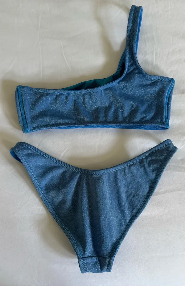 Triangl Bikini Set Swimsuit Bag - Image 3