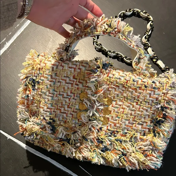 Chic Multicolor Tweed Handbag - Image 4