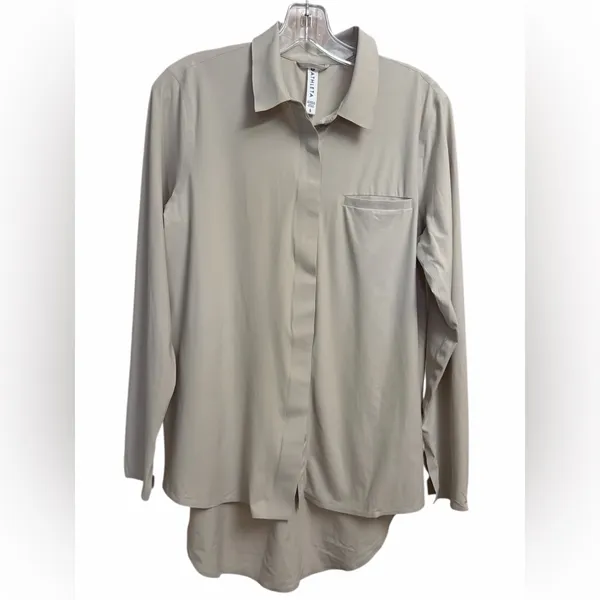 Athleta Urbanite Women's Beige Button Down Shirt - Image 3