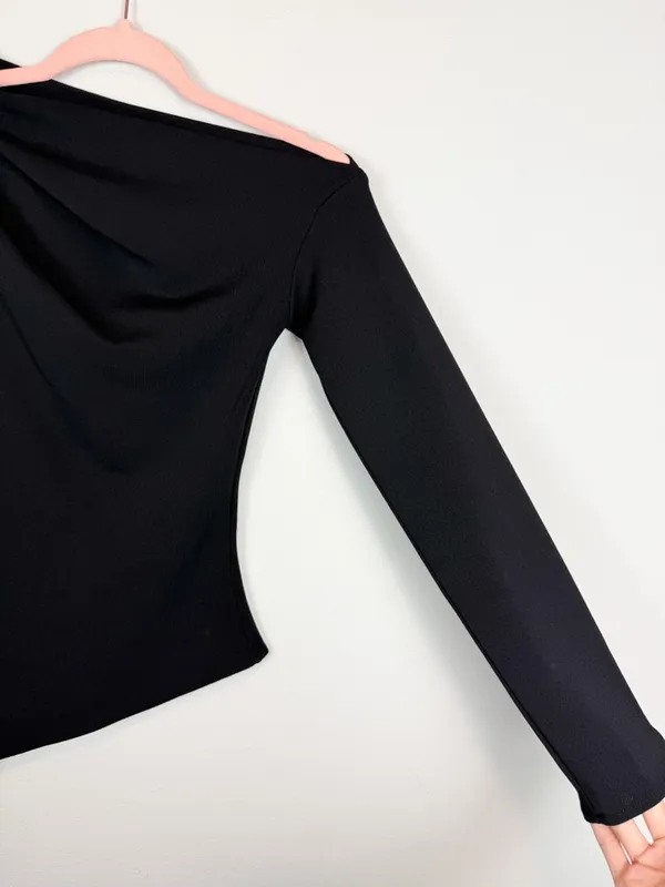 NEW Zara Black One Shoulder Asymmetrical Long Sleeve Top Size Small - Image 4