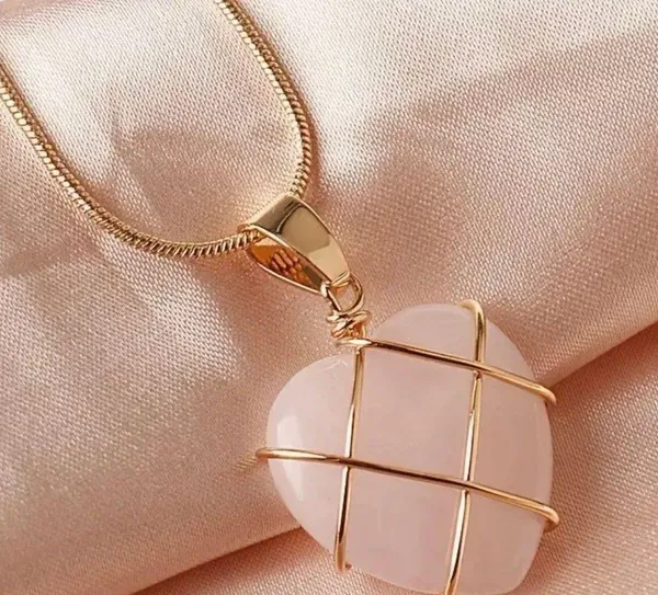 Pink Color Heart Shape Elegant Neckalce - Image 4