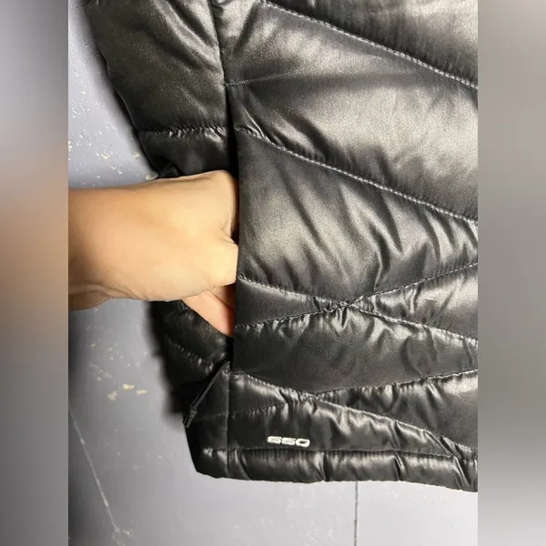 The North Face Women’s Green/Black Puffer Down Filled Vest 550. Size XS - Image 4