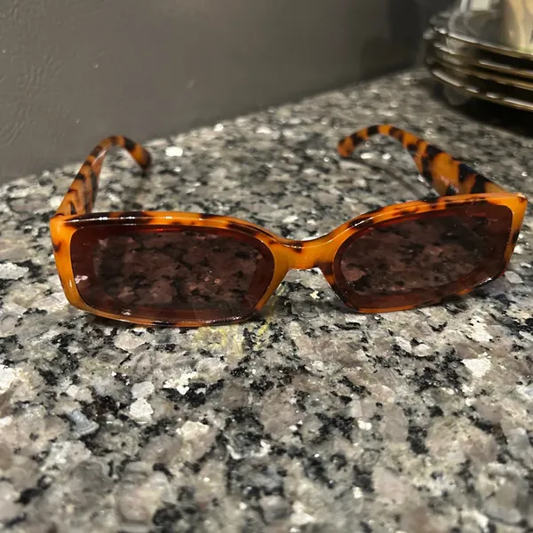 Tortoise Shell Sunglasses Brown - Image 3