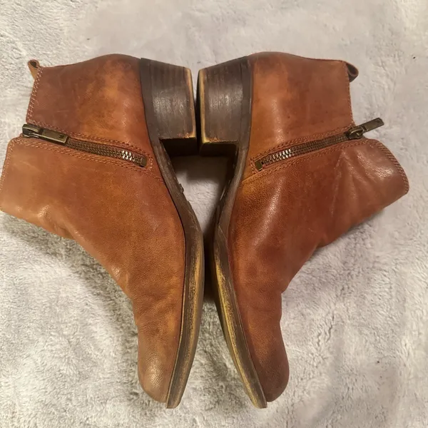 LUCKY BRAND Boots Brown Leather Basel booties side zip distressed womens 8M - Image 4