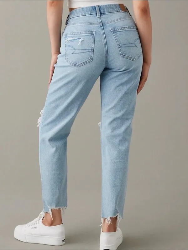 American Eagle Curvy Mom Jeans - Image 3