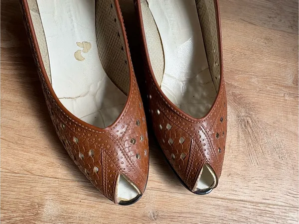 40s pinup peeptoe heels Brown Size 8 - Image 4