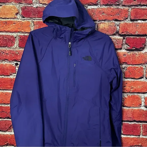 The north face women’s raincoat size small - Image 2