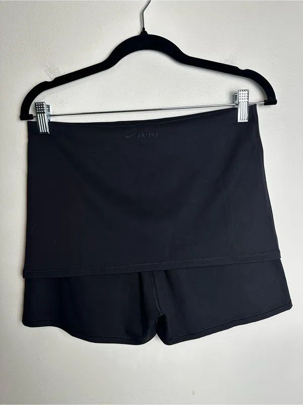 Nike SKIMS Women's Fold-Over Waistband Shorts Sz L NWT - Image 3
