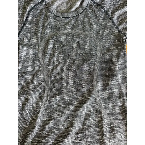 Lululemon Swiftly Tech Short Sleeve Shirt Women's Size 6 Gray Yoga Running‎ Gym - Image 4