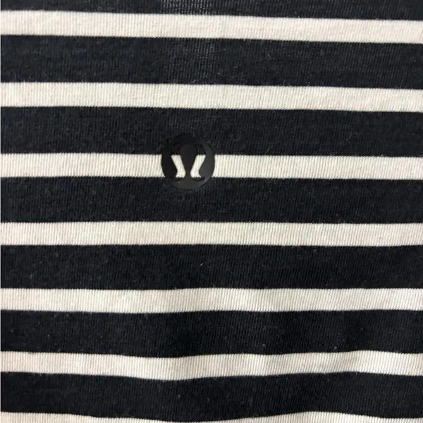 Lululemon tank top cross cross back - Image 3