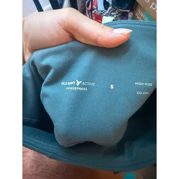 Old Navy Terrestrial Gray Hr Compression Shorts - Image 5