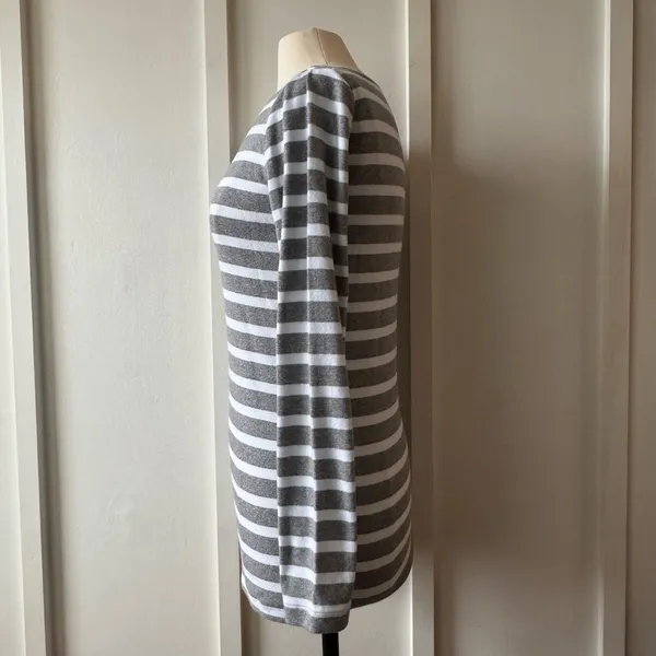 GAP Maternity Gray & White Striped Long Sleeve Top - Image 3
