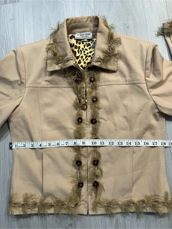 St. John by Marie Gray Beige
Collared Full‎ Zip Jacket Size S - Image 9